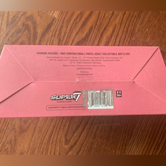 Super7 Disney Alice in Wonderland Mad Hatter Toy Set - Green and Yellow NIB - Picture 5 of 5